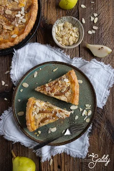 Krucha tarta z gruszkami i mascarpone