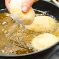 Ile kosztuje przygotowanie jednego pączka w domu? Cena robi wrażenie (WYLICZENIA)!