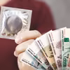 Rekordowe ceny za prezerwatywy w Rosji! Ludzie szturmują apteki i sklepy.