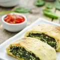 STRUDEL ZE SZPINAKIEM I RICOTTĄ