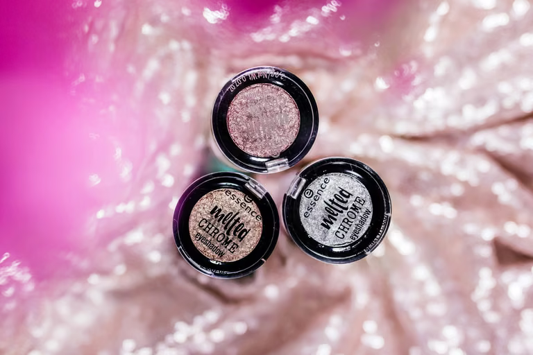 Cudo za grosze! Czyżby najlepszy cień metaliczny? {Essence Melted Chrome Eyeshadow}