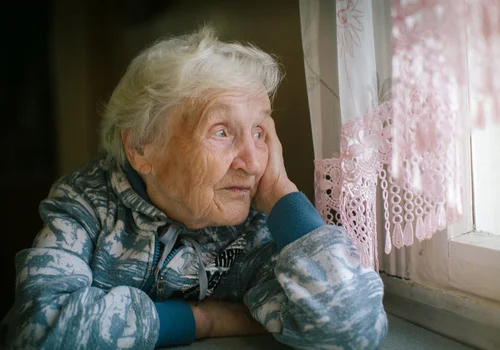 „Myślałam, że mogę przenieść moje prawo dożywocia na wnuczkę. Notariusz powiedział, że to niemożliwe.” — pisze Janina [LIST]