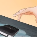 Jak uratować zalany telefon?