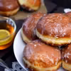 Pączki na śmietanie kremówce