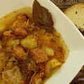 Kwaśnica z wędzoną kiełbasą