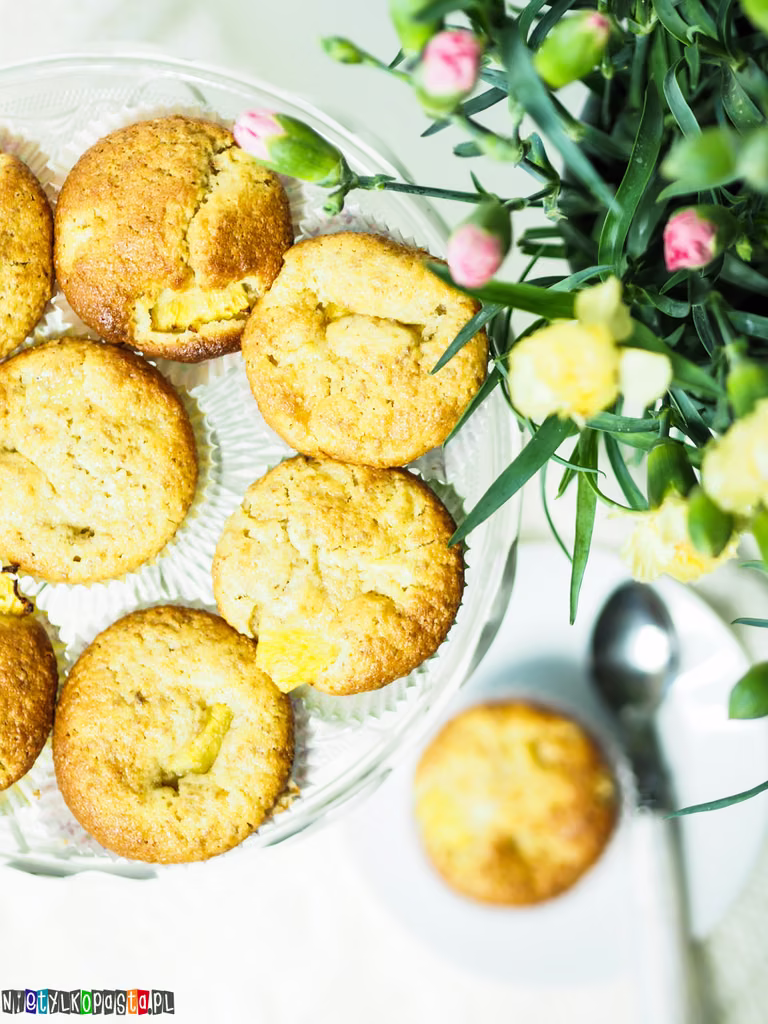 Muffinki ananasowe
