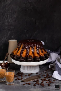 Babka sernikowa z likierem Baileys i polewą czekoladową