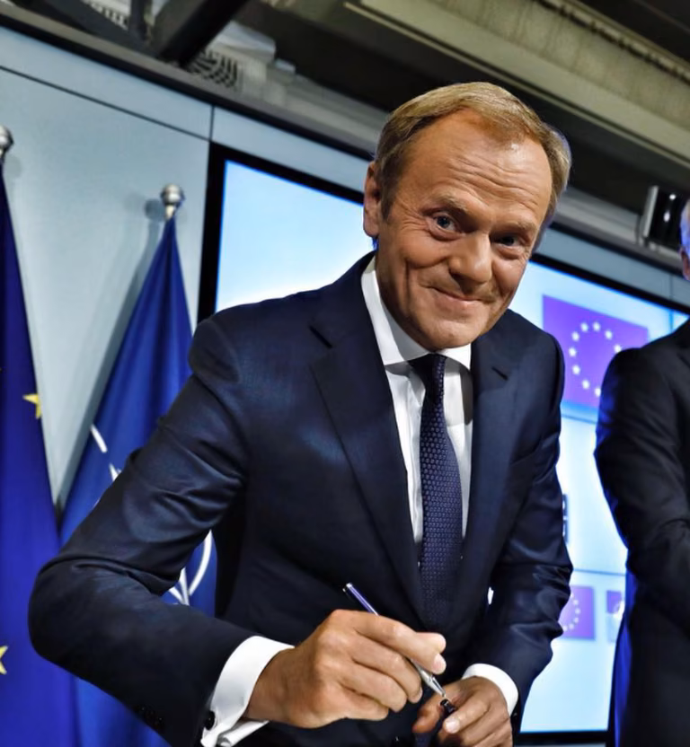 Donald Tusk stracił prawo jazdy. Mężczyzna kometuje sprawę na Twitterze.