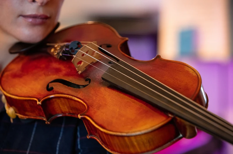 Światowy Dzień Skrzypiec: Celebracja Melodii, które Poruszają Serca