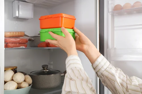 Jak przechowywać jedzenie po Wigilii, żeby nie wyrzucić połowy lodówki 26 grudnia?