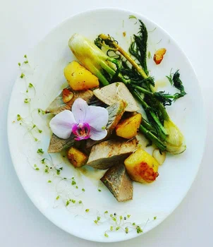 Cielęcina duszona z fenkułem i czosnkiem