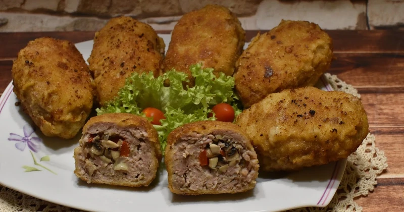 Kotlety mielone z niespodzianką