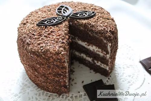 Tort mocno czekoladowy z masą śmietanową