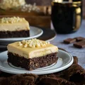 Brownie z bananami i kremem orzechowym