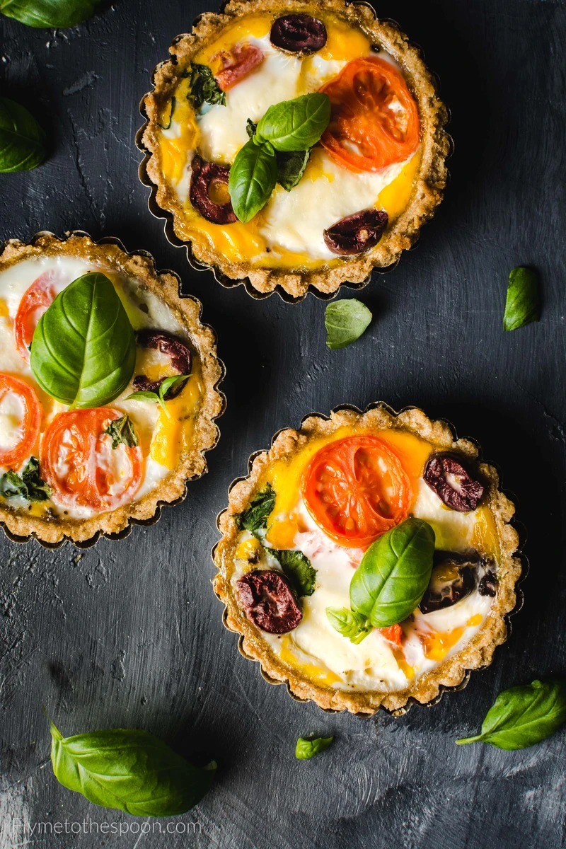 Tartaletki włoskie z mozzarellą i pomidorami – low FODMAP
