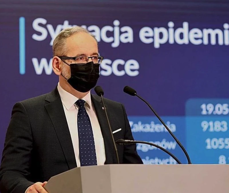 Trzecia dawka szczepionki przeciwko COVID-19. Czy Polaków również czeka kolejne szczepienie?