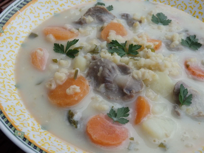 Krupnik na żołądkach z kaszą bulgur