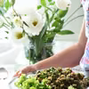 salatka z bobem, pęczakiem, kurkami
