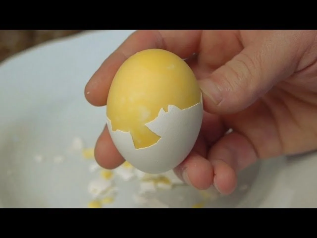 Jak zrobić jajecznicę w środku jajka
