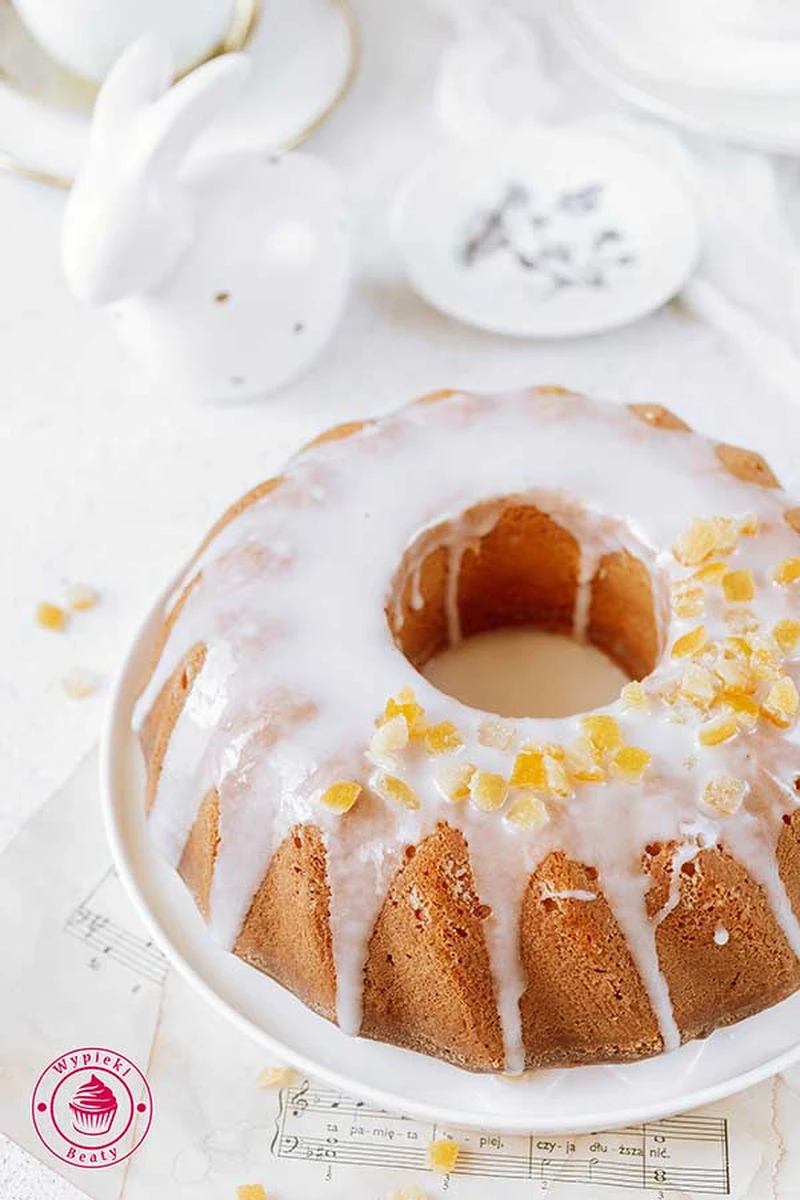 Drożdżowa babka budyniowa