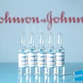Jednodawkowa szczepionka Johnson&Johnson - co o niej wiemy?