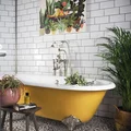 Żółta wanna wolnostojąca
