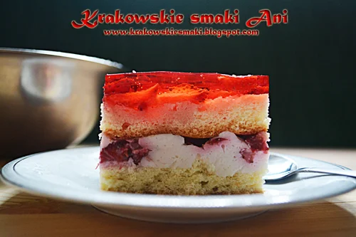 Ptasie mleczko z truskawkami i galaretką