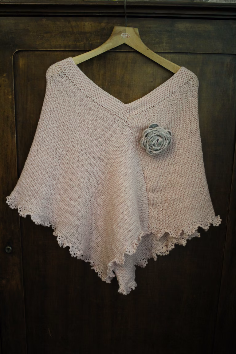 Poncho na drutach