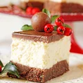 Sernik na piernikowym brownie
