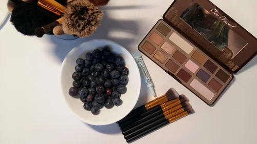 Czekolada która nie tuczy? Recenzja Too Faced Chocolate Bar, czyli makijaż w zapachu czekolady
