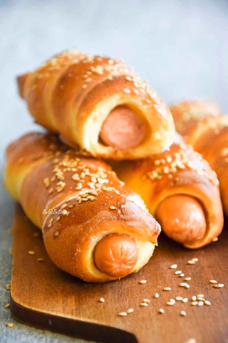 Hot dogi w cieście drożdżowym - roll dogi