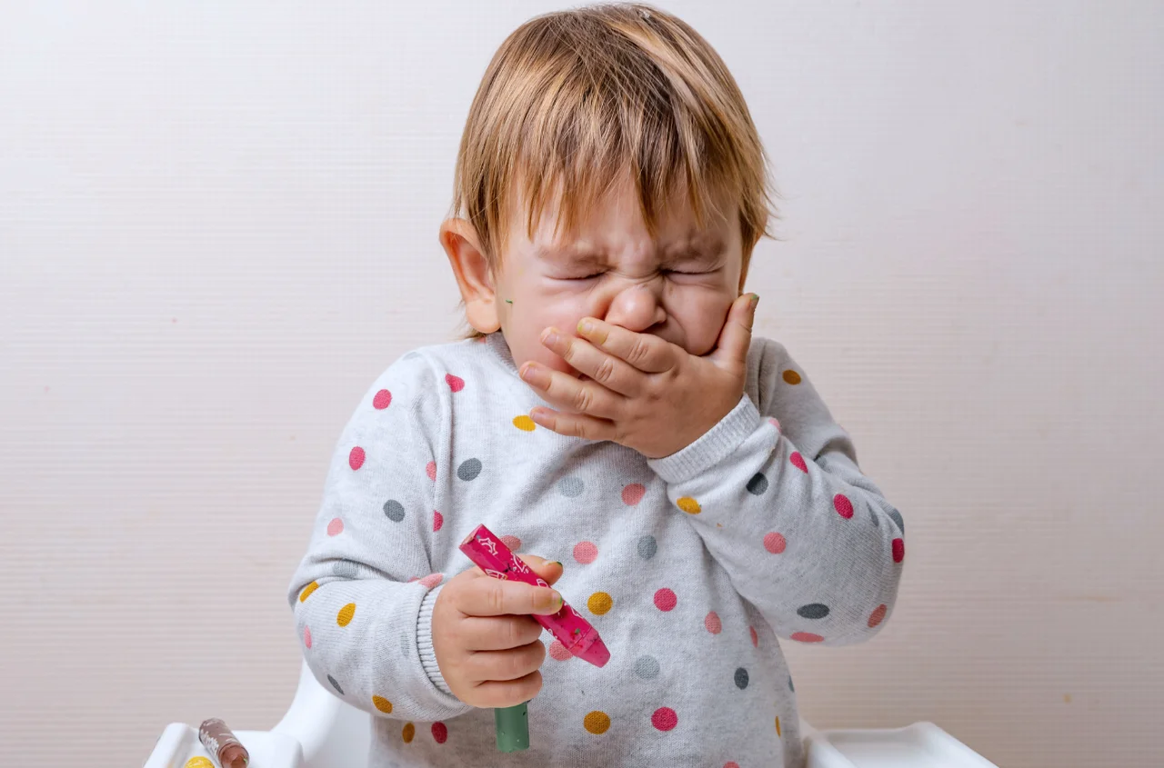 Twoje dziecko kaszle i ma katar? To mogą być chore zatoki – poznaj zasadę 3x10