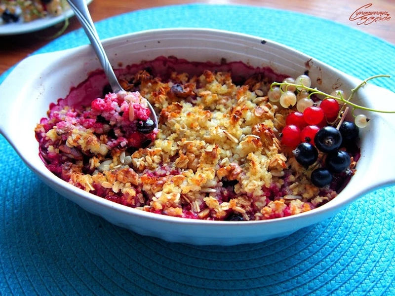 Odchudzone crumble porzeczkowe