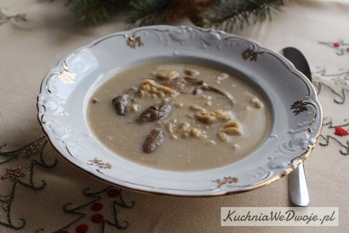 Zupa grzybowa z lanymi kluskami