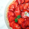 Prosta tarta z truskawkami