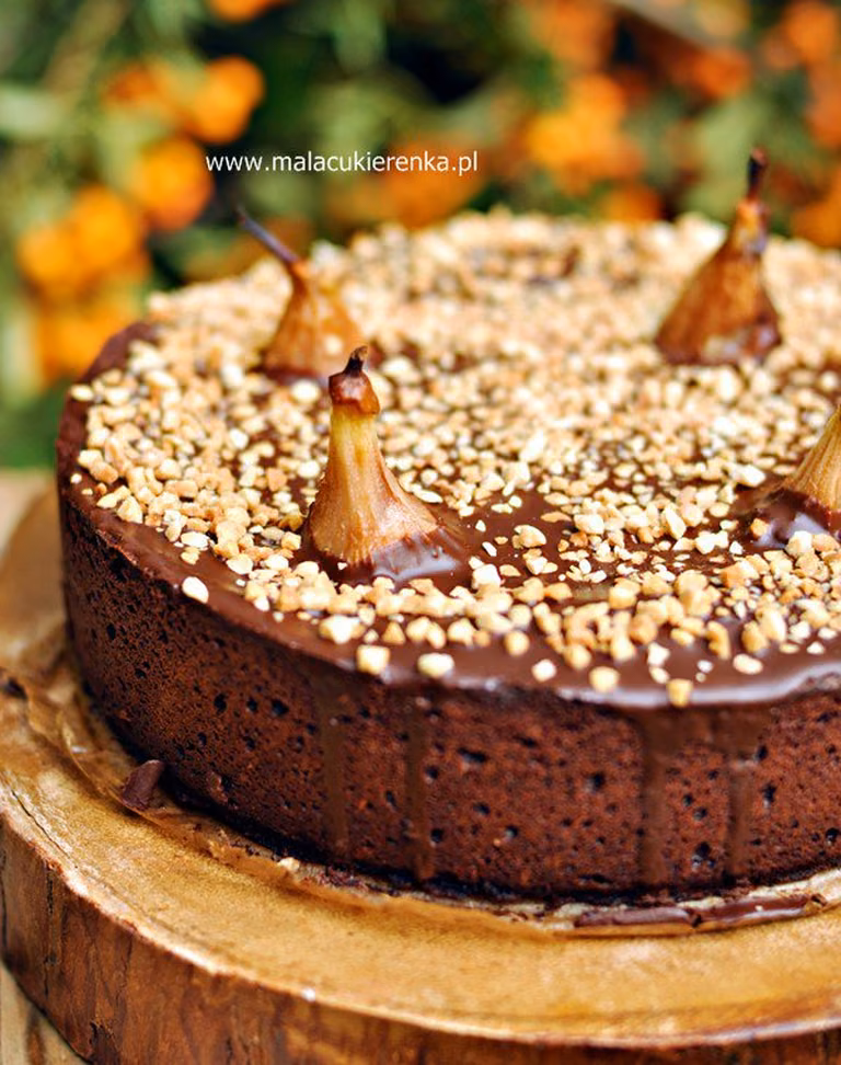 Czekoladowe ciasto z gruszkami i orzechami (brownie)