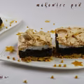 Makowiec pod bezą