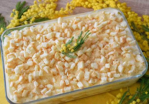 Tiramisù Mimoza z kremem cukiernicznym i ananasem