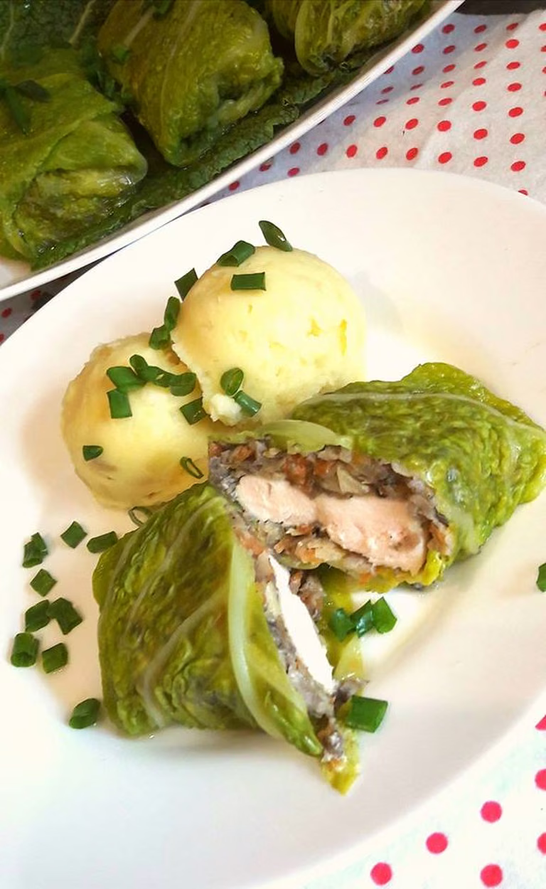 Filet z pieczarkami w kapuście włoskiej