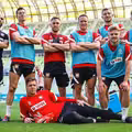 Fani krytykują biust Joanny Koroniewskiej. Aktorka odpowiada w świetnym stylu!