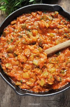Bigos z cukinii i kiełbasy