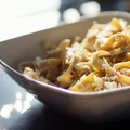 Makaron z twarożkiem i cebulką