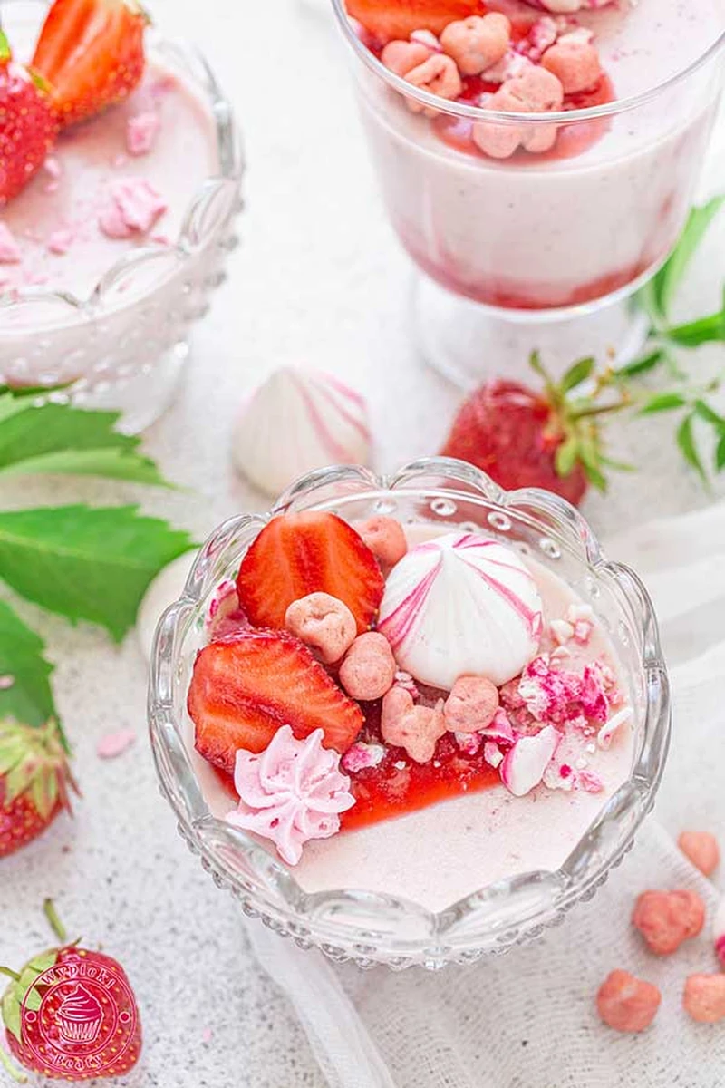 Truskawkowa panna cotta