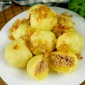Knedle z mięsem mielonym – przepis na domowe kluski z ziemniaków
