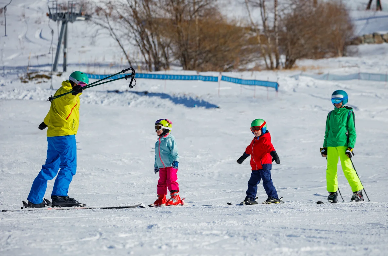 Od 10 do 17 tysięcy złotych dofinansowania do zimowych obozów dla uczniów! Nabór wniosków trwa