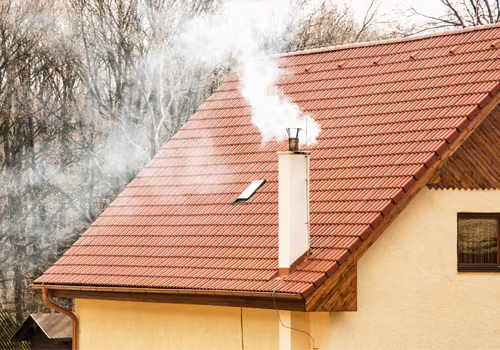 Polacy palą w piecach zbożem zamiast pelletu! Czy to kosztowna pułapka?