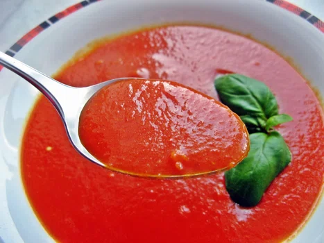 Szybka zupa pomidorowa