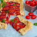 Tarta z pomidorami i serkiem