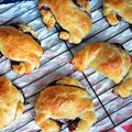 Francuskie rogaliki z dżemem i jabłkiem