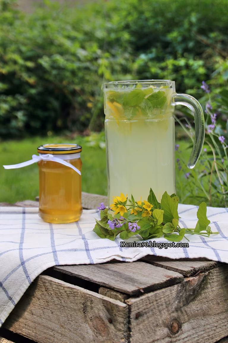 Domowa lemoniada z miodem